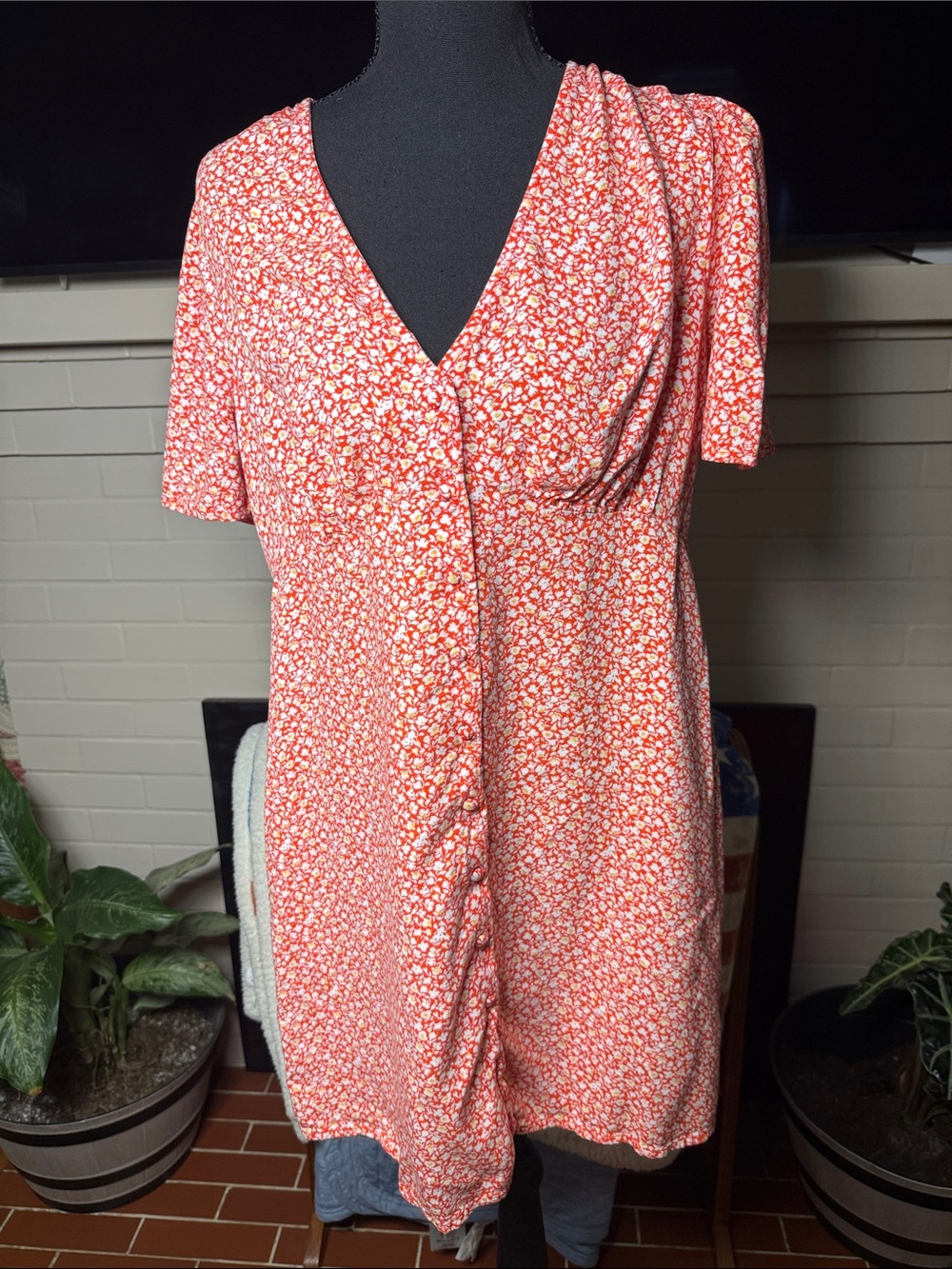 Old Navy Coral Floral V-Neck Short Sleeve Dress